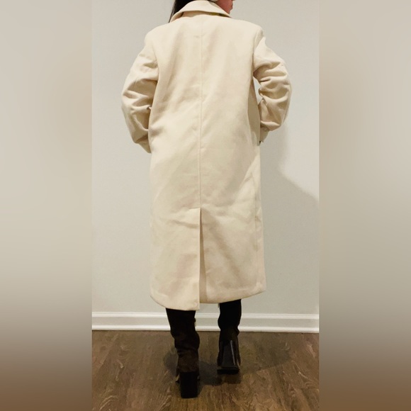 Gorgeous H&M Ivory Coat 🦋 - Picture 8 of 14